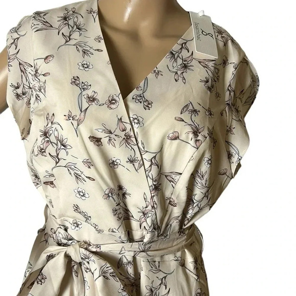 Faux wrap Dress,M. NWT,surplice,fit & flare ,floral,hi lo,tulip sleeves,back zip - Picture 5 of 14